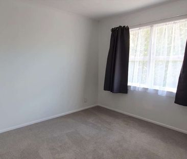 2 Bedroom Unit zoned for MAGS /Gladstone - Photo 4