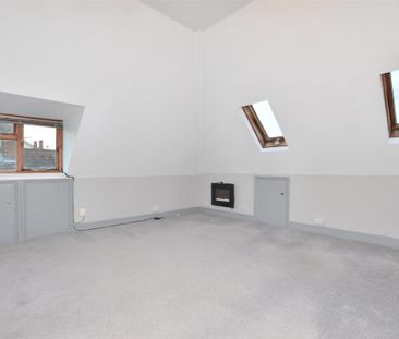 Grovehill Road, Redhill, Surrey, RH1 - Photo 3