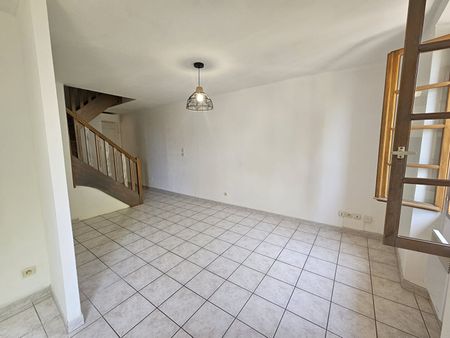 Location Appartement 3 pièces 60m² ROUSSET 13790 - Photo 2