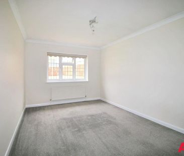 3 bedroom semi-detached bungalow to rent - Photo 5