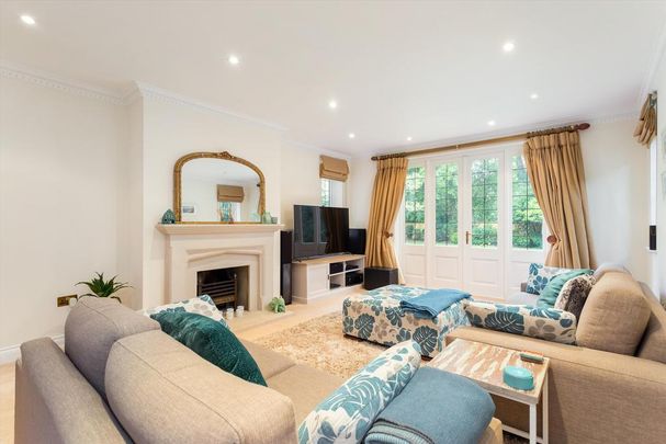 6 bedroom detached house to rent - Photo 1