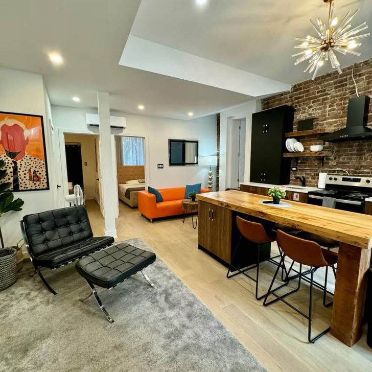 Plateau/Downtown - 3 Bedrooms Furnished - Photo 1