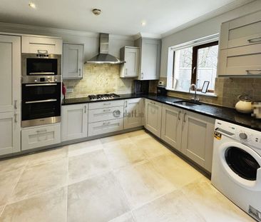 Apartment to rent in Cork, The Oaks - Photo 5