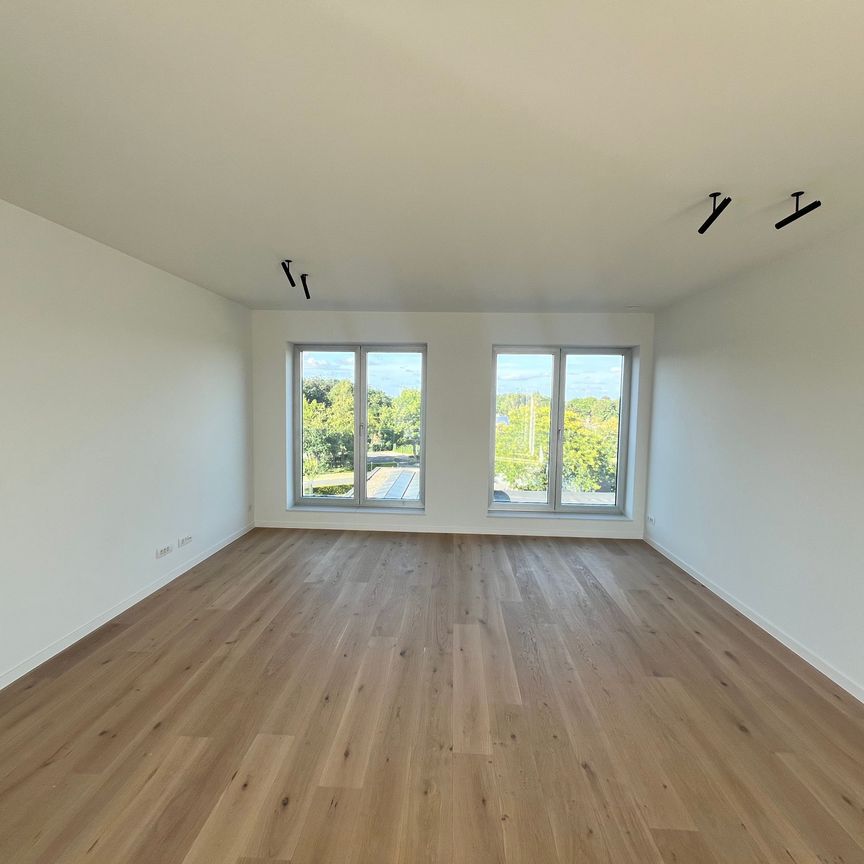 Instapklaar nieuwbouwappartement te huur in hartje Eeklo! - Photo 1