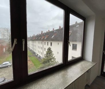 Große, helle Wohnung mit Balkon in Bremerhaven - Foto 2