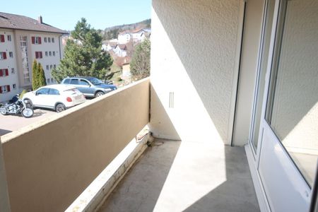 3.5 room apartment with balcony and elevator - Photo 2