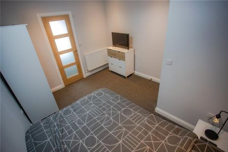 1 bedroom in a house share to rent - Photo 5