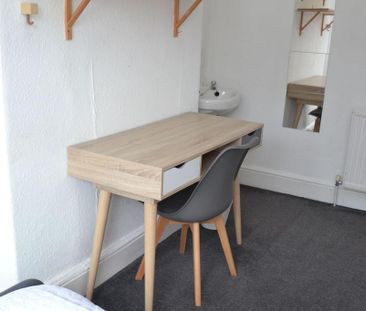 6 bedroom house to rent - Photo 4