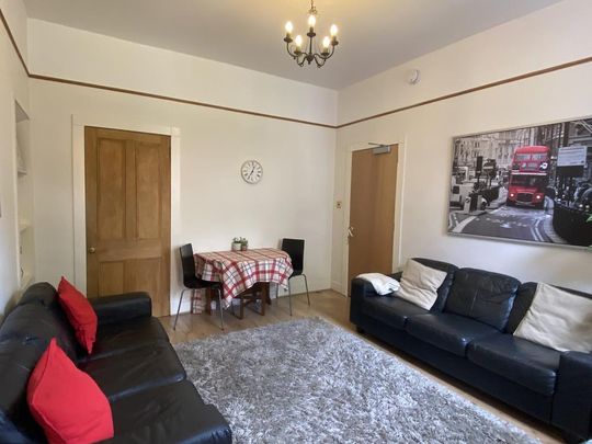 4 bedroom terraced house to rent - Photo 1