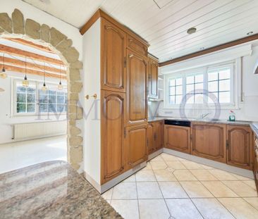 SPACIOUS WITH GARDEN, POOL AND LAKE VIEW - Photo 2