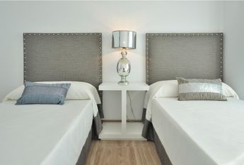 Apartment for rent on the beachfront of Arenal in Javea.