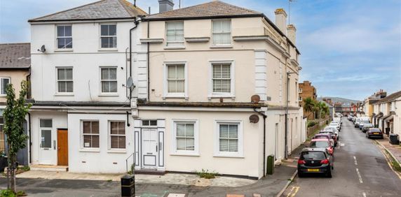 Seaside, Eastbourne - Photo 2