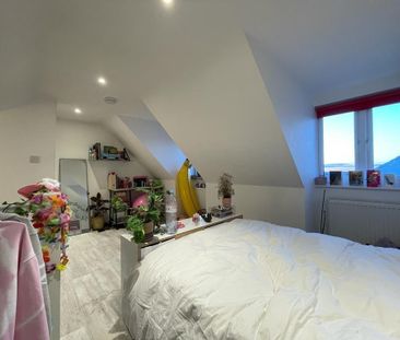4 bedroom terraced house to rent - Photo 6