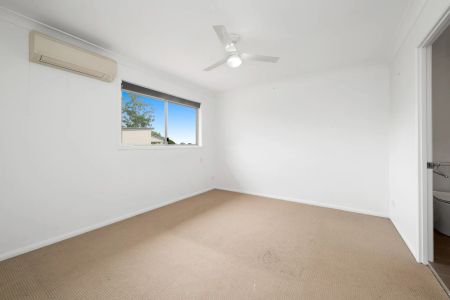 Spacious Renovated Townhome - Photo 3