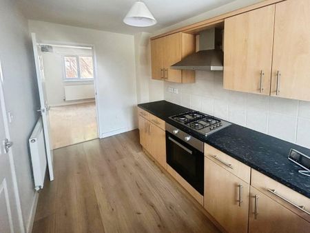 2 bedroom terraced house to rent - Photo 5