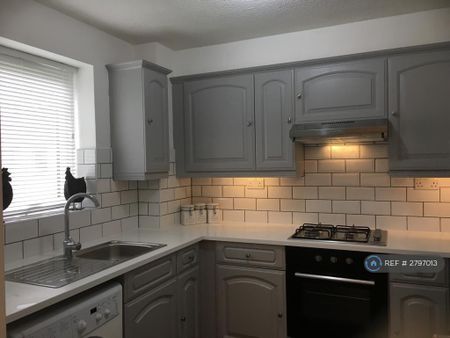 2 bedroom flat to rent - Photo 5