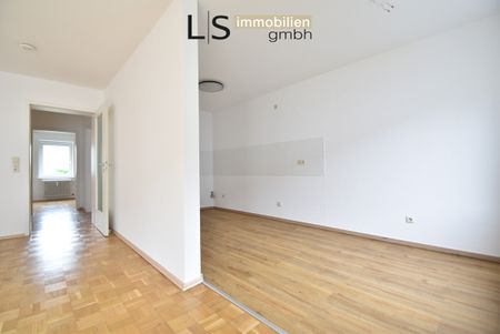 sehr schöne, großzügige und helle 3-Zimmer Wohnung mit Balkon! - Foto 2