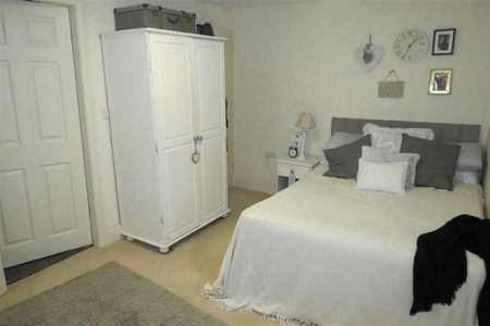 Northgate, Sleaford, NG34 - Photo 3