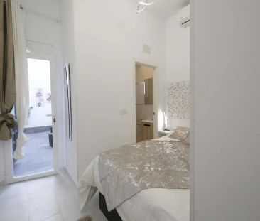 Room in a shared 16-bedroom apartment for rent in Puerta del Ángel. - Foto 3
