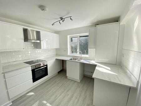 2 bedroom apartment to rent - Photo 4