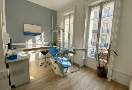 Location Appartement 7 pièces 121m² ST CHAMOND 42400 - Photo 5