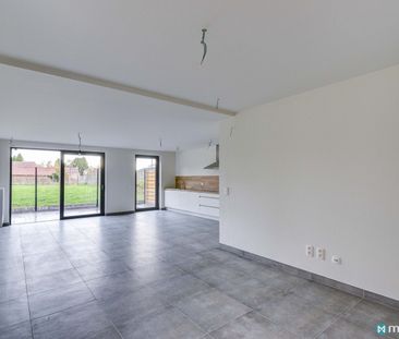 INSTAPKLAAR GELIJKVLOERS APPARTEMENT MET 2 SLAAPKAMERS TE MOPERTINGEN (BILZEN) - Photo 4