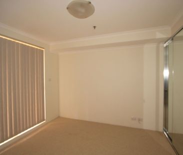 Spacious 1 Bedroom Apartment - Photo 3