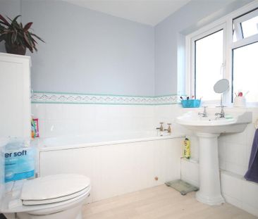 2 bedroom semi-detached house to rent - Photo 5