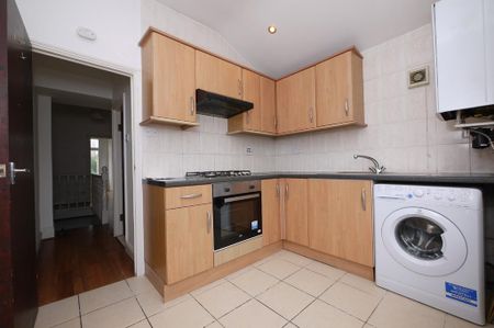 2 bedroom flat to rent - Photo 4