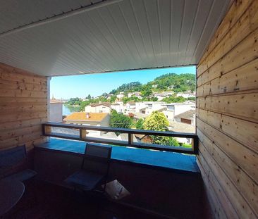 Location / Duplex - Photo 6