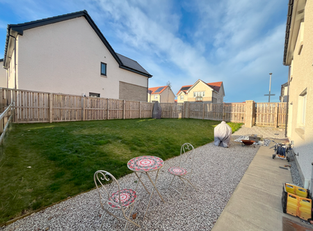 11 Pincott Parkway, Edinburgh, EH17 8ZS - Photo 4