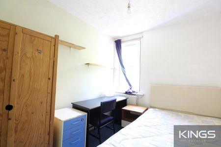 3 bedroom terraced house to rent - Photo 4