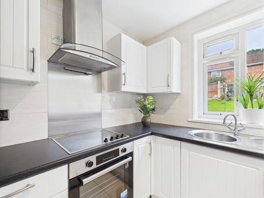 1 bedroom in a house share to rent - Photo 1