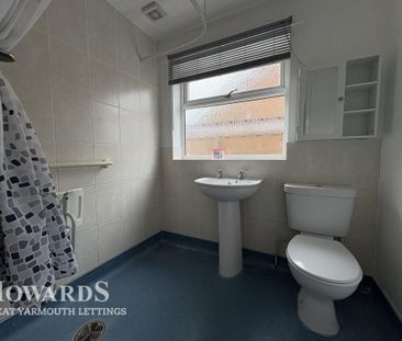 2 bedroom semi-detached bungalow to rent - Photo 2