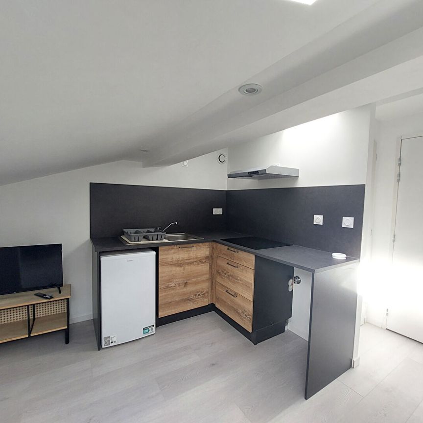 Location Appartement 1 pièce 14m² - Photo 1