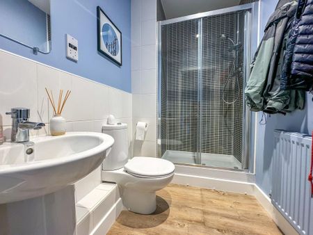 4 bedroom terraced house to rent - Photo 2