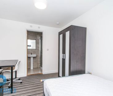 2 bed Apartment for Rent - Photo 2