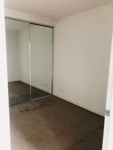 1 Bedroom - Photo 4