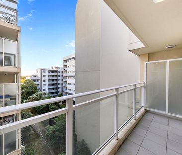 Light-Filled Dual-Level Townhouse Style Apartment - Photo 5