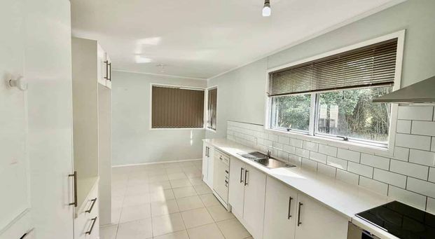 Renovated 3-Bedroom Home in Manurewa - Photo 1