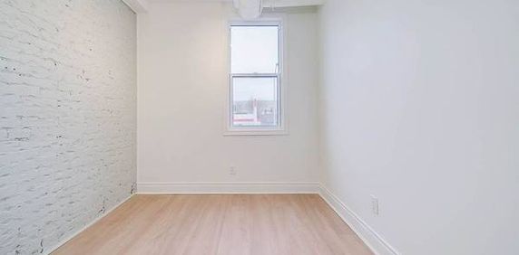 HIGH PARK EXPOSED BRICK 2 BEDS 1 BATH ON SUBWAY LINE - Photo 2