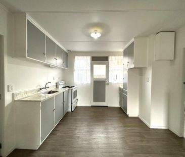 Warm 2 Bedroom Flat close to Nelson City and Schools - Photo 1