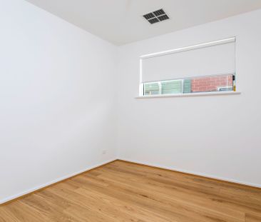 Modern 3 bedroom home, offering spacious and low maintenance living - Photo 5