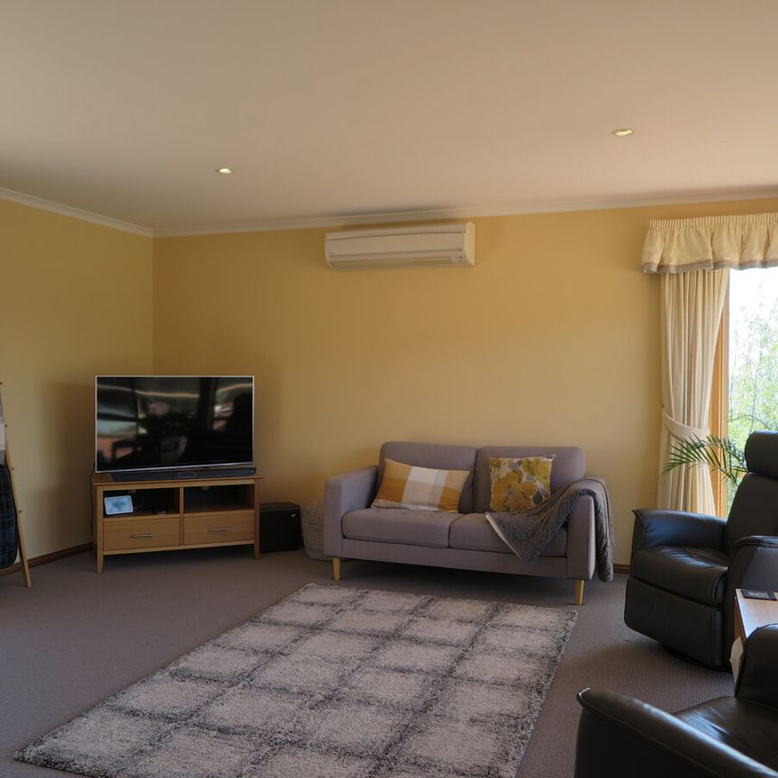 72 Suncoast Drive Blackmans Bay TAS 7052 Australia - Photo 1