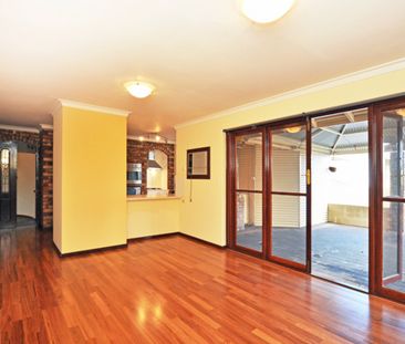 Coastal Lifestyle in Ocean Reef - Photo 2