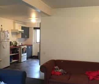 Sunny 4-6 bedroom flat in prime location - Photo 5