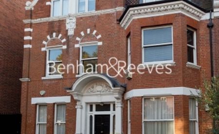 3 Bedroom flat to rent in Frognal Lane, Hampstead, NW3 - Photo 2