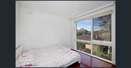 Top-Floor Living Near the Yarra in a Prime Hawthorn Pocket - Photo 5