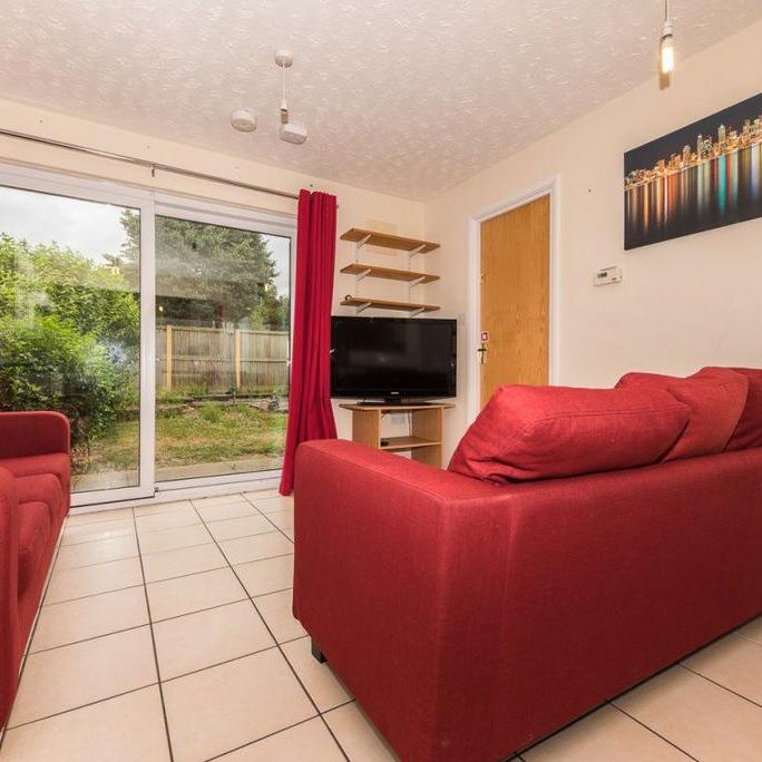 6 bedroom house to rent - Photo 1