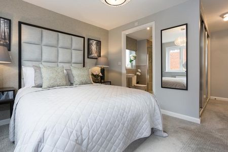 3 bedroom semi-detached house to rent - Photo 2